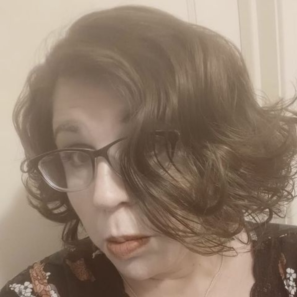 Meet your Posher, Leslie